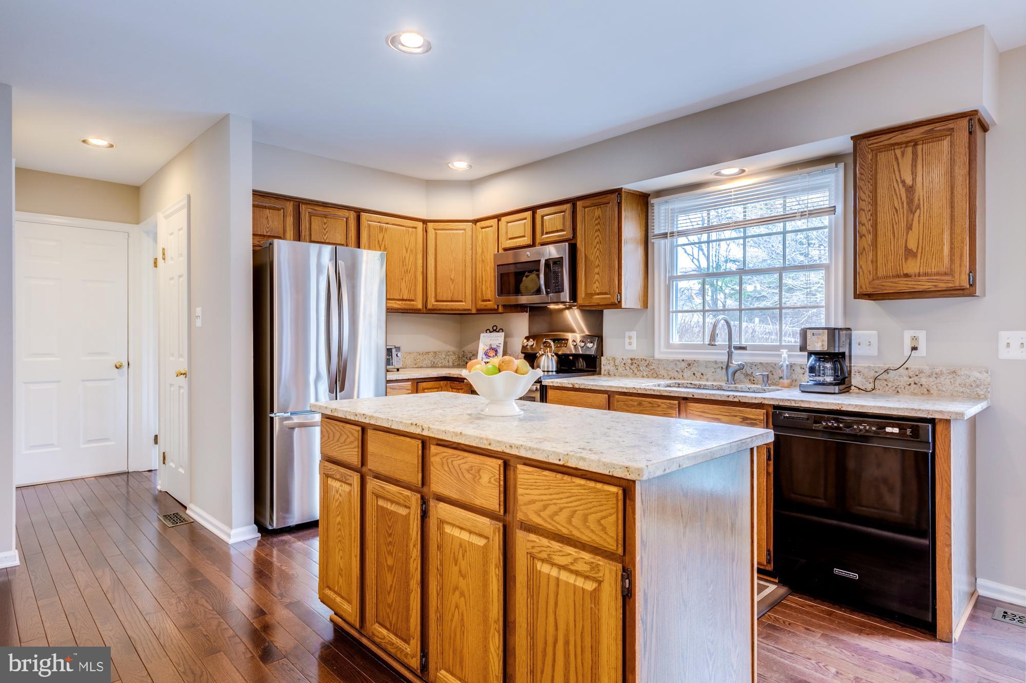 12553 Rock Ridge Road Herndon, VA 20170 - Photo 12 of 42 Brand new neutral granite