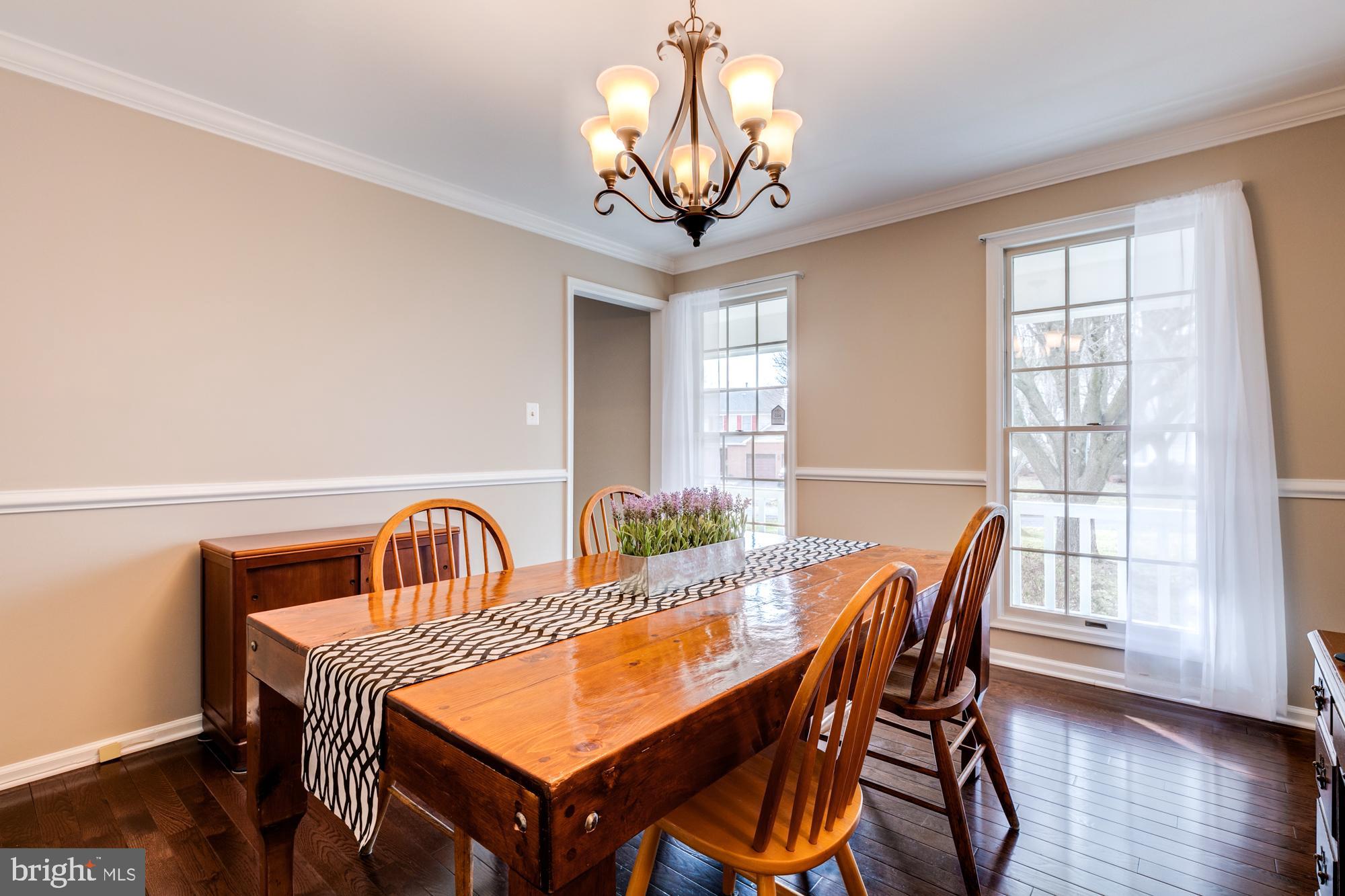 12553 Rock Ridge Road Herndon, VA 20170 - Photo 7 of 42 Spacious dining room can accommodate large table