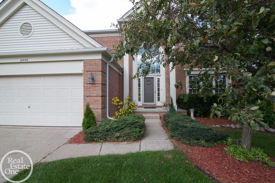 2440 Pleasant View Drive Rochester Hills, MI 48306 - Photo 28 of 28