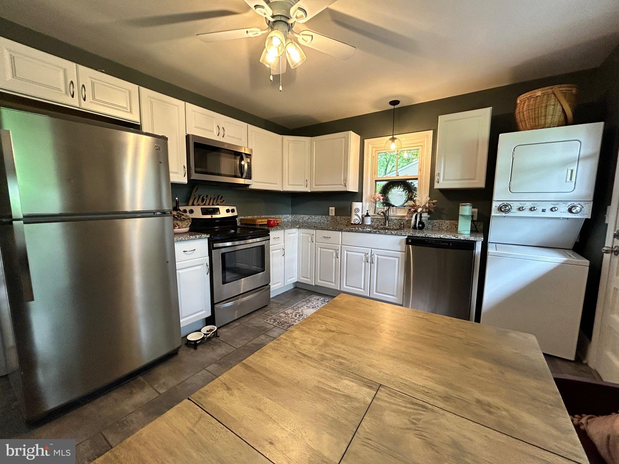 10 Blair Road Fredericksburg, VA 22405 - Photo 5 of 15 Kitchen
