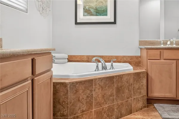 $610,000 | 6 Via VIta Bella, Henderson, NV 89011