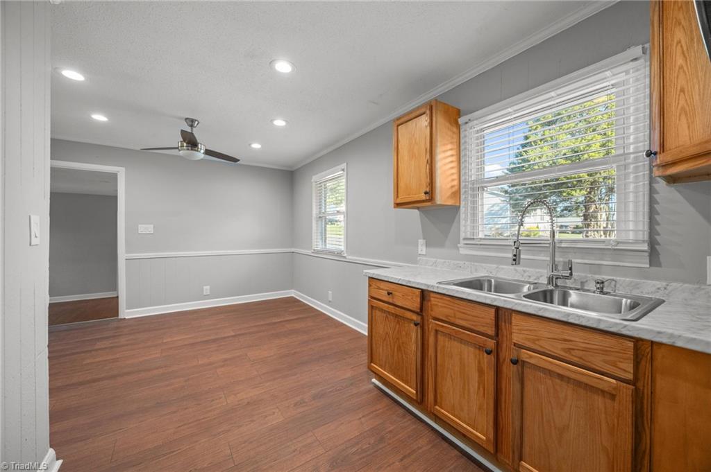 3734 Carver School Road Winston-Salem, NC 27105 - Photo 10 of 30 kitchen/dining area