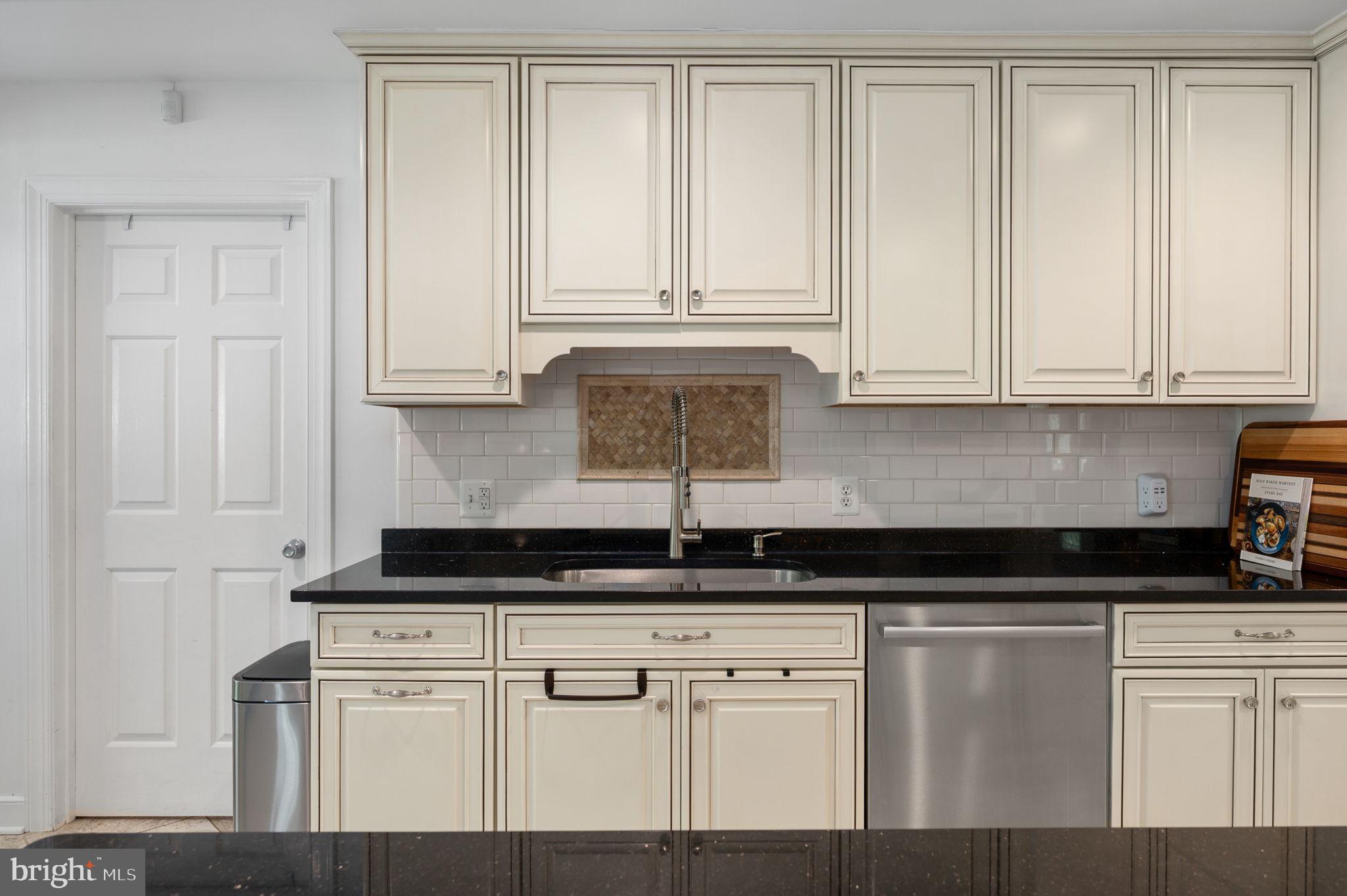 144 Clark Patton Road Fredericksburg, VA 22406 - Photo 9 of 72 Soft close cabinets