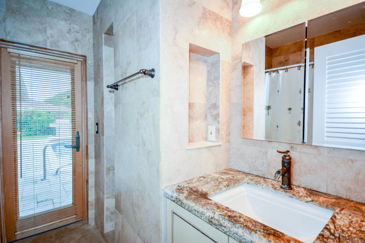 22083 West Soliel Circle Boca Raton, FL 33433 - Photo 27 of 33 CABANA BATH