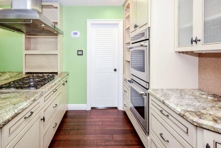22083 West Soliel Circle Boca Raton, FL 33433 - Photo 9 of 33 COOKING AND BAKING AREA