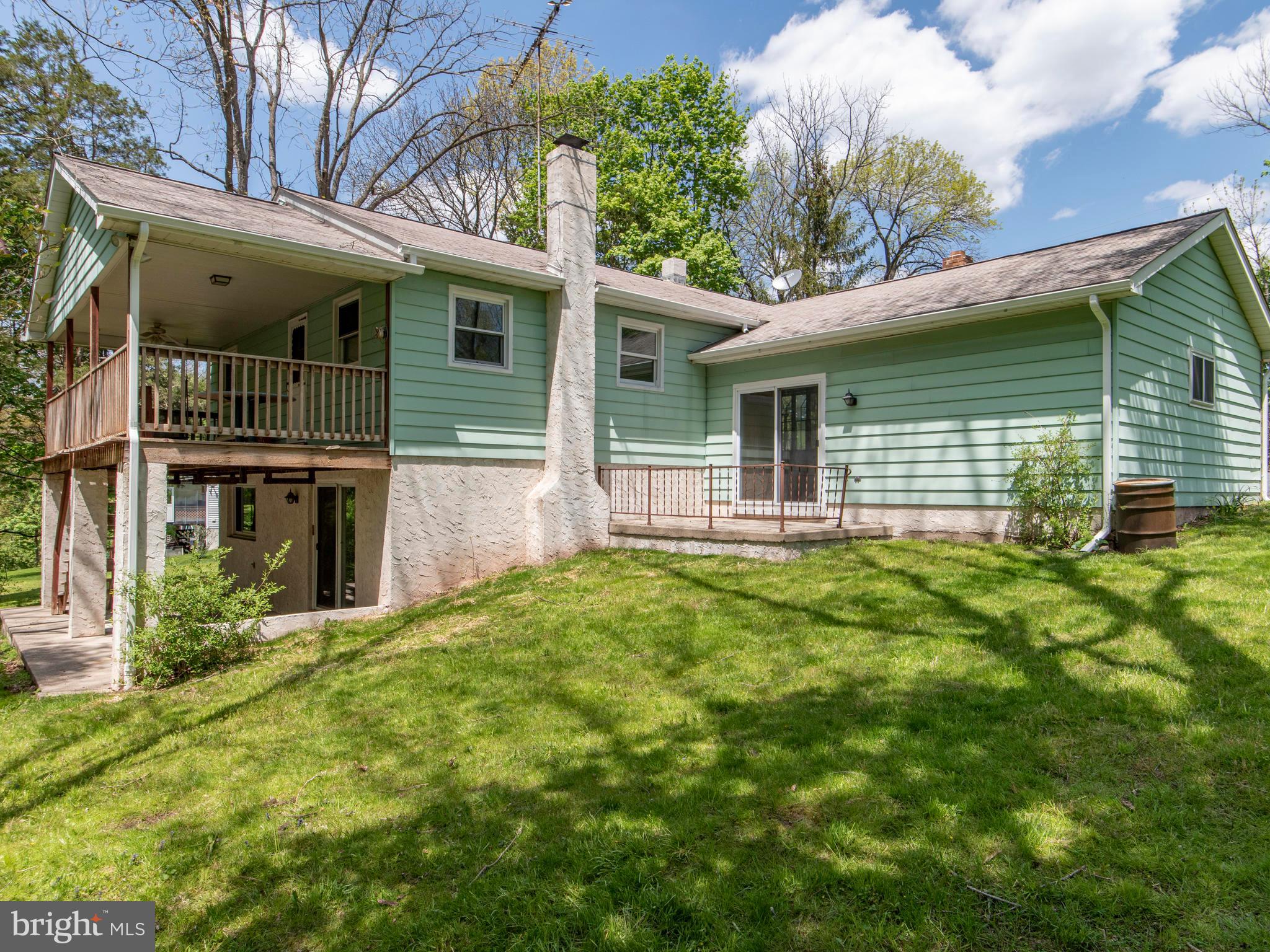 3050 Wonziegler Road Pennsburg, PA 18073 - Photo 28 of 31 Exterior side/rear