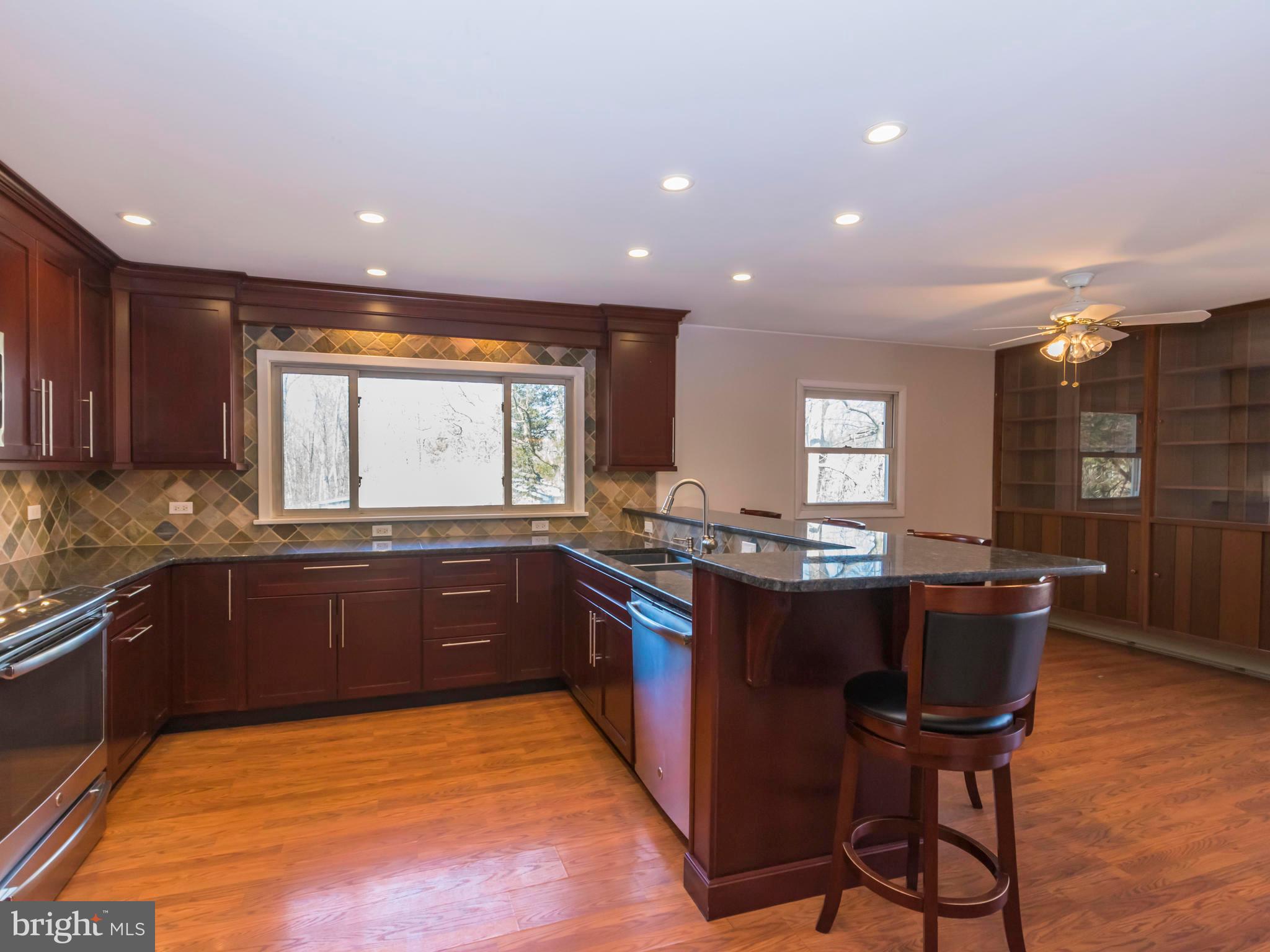 3050 Wonziegler Road Pennsburg, PA 18073 - Photo 5 of 31 Kitchen