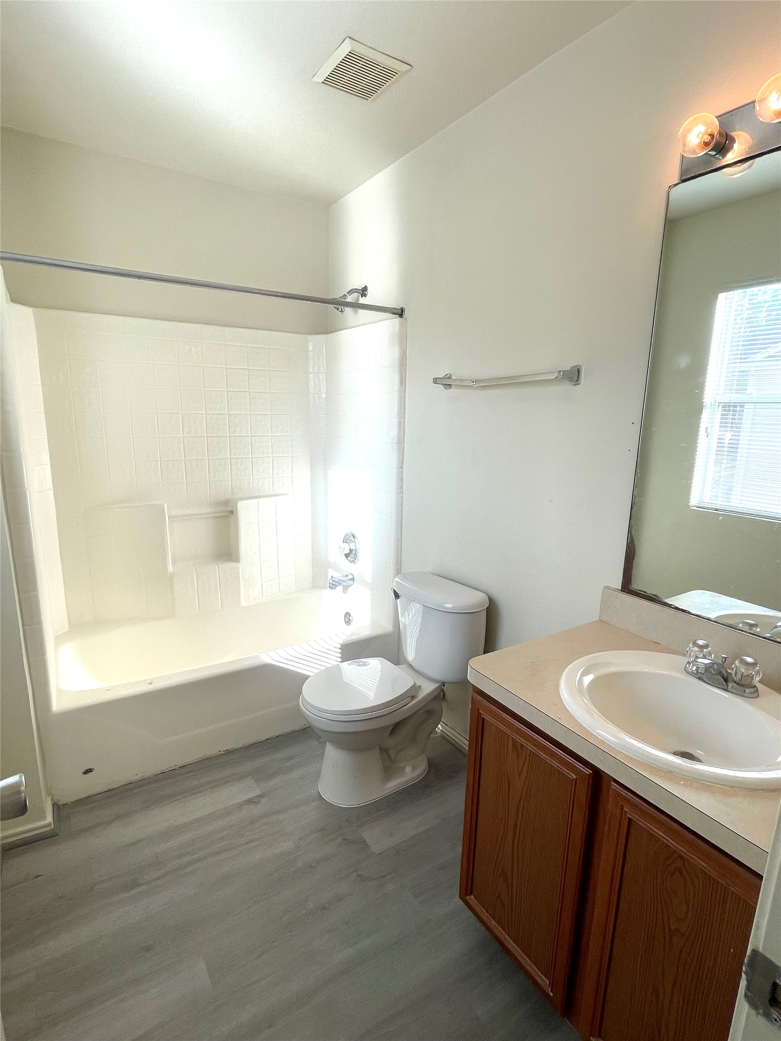 23623 Twisting Falls Drive Spring, TX 77373 - Photo 35 of 46 Master Bed Bathroom
