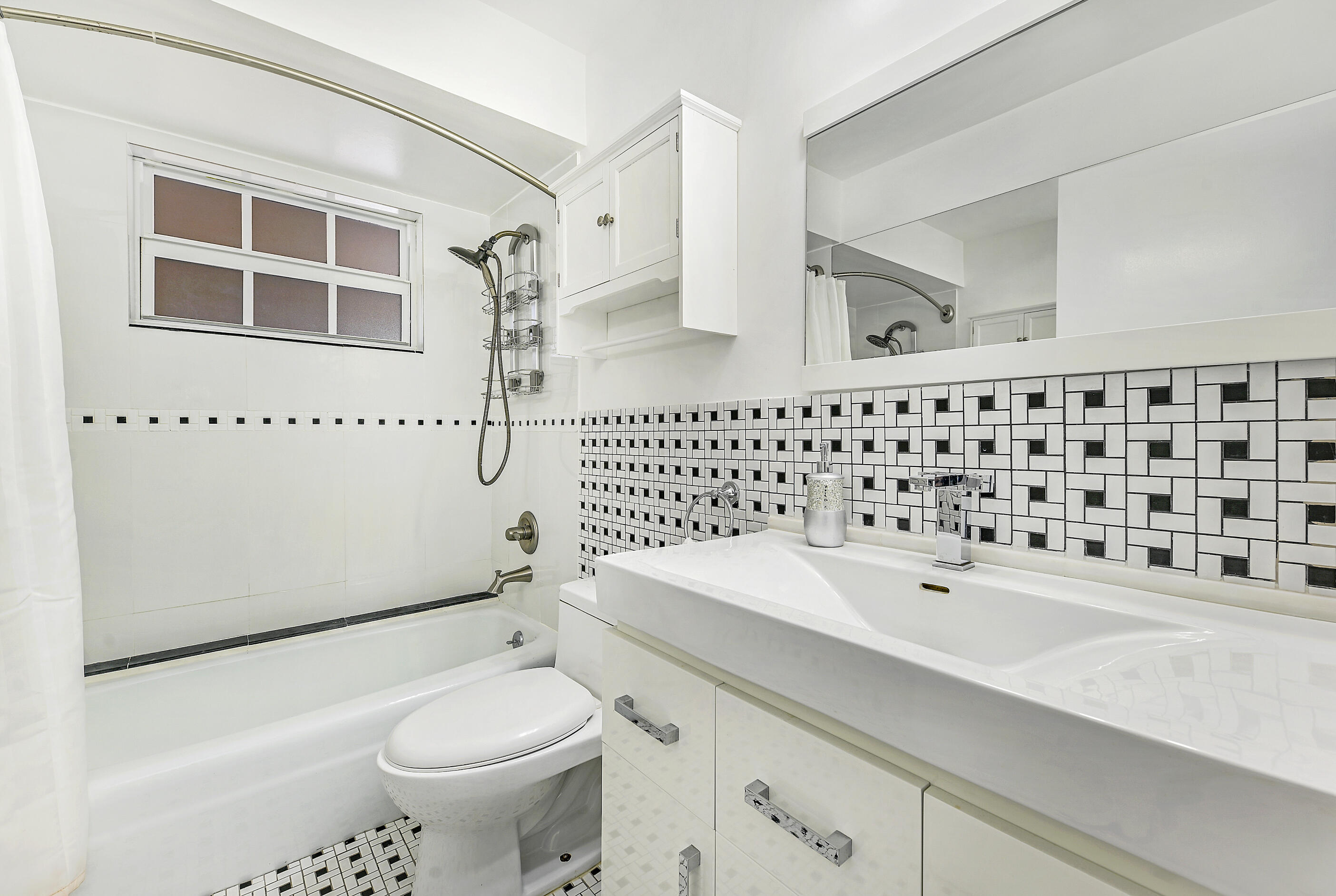 314 Cedar Key Circle Atlantis, FL 33462 - Photo 18 of 27 21