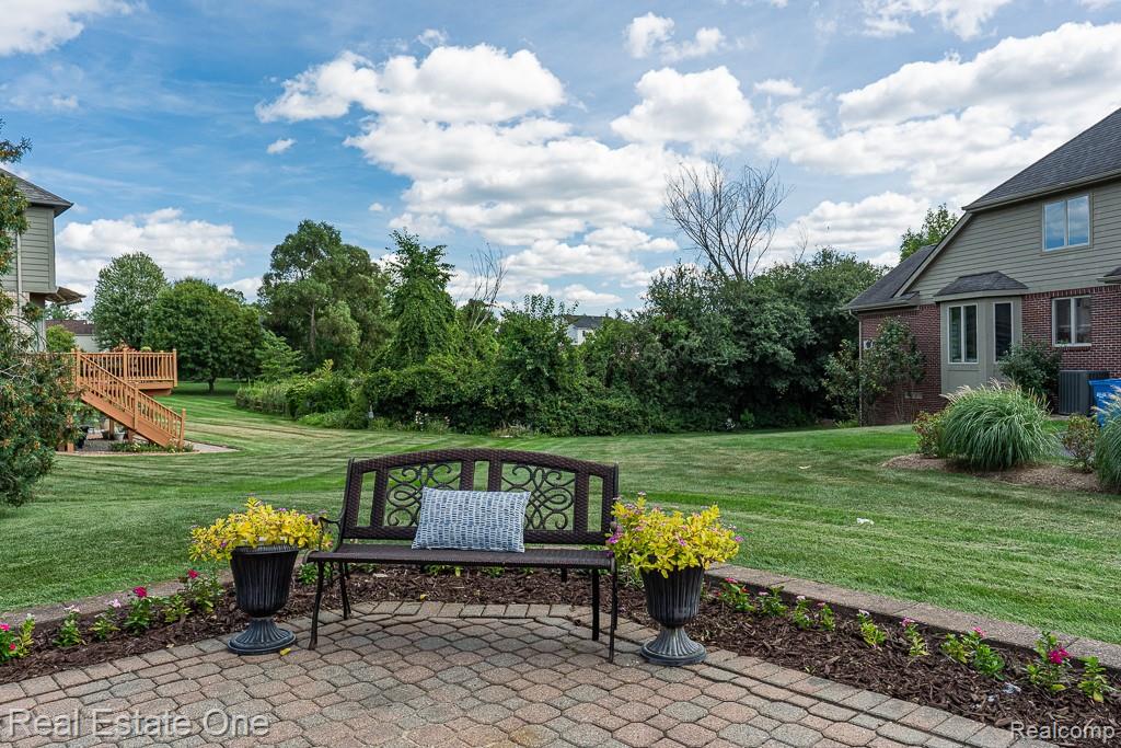 4595 Dunbar Court Rochester, MI 48306 - Photo 4 of 40 Gallery Image 4