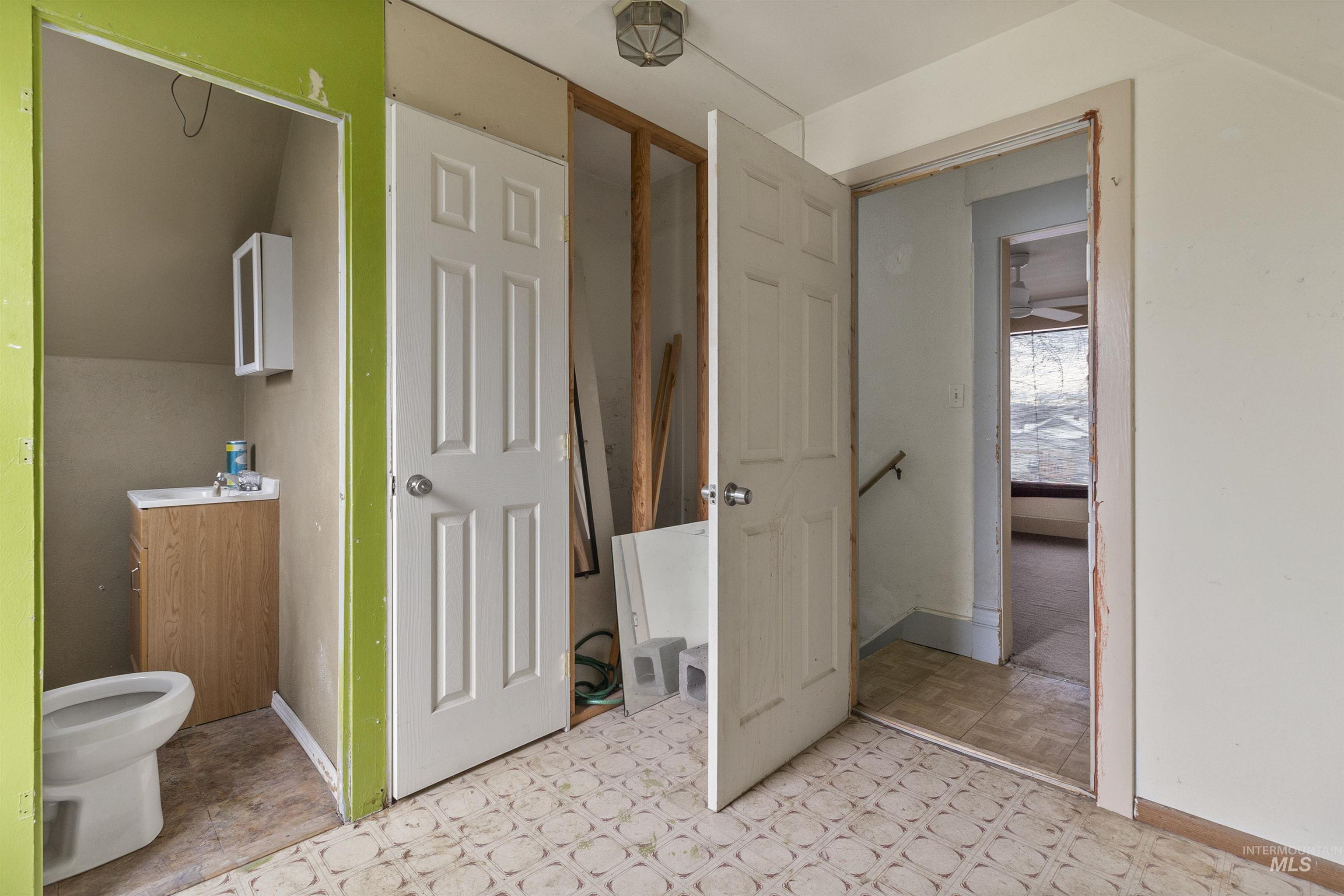 721 9th Street Clarkston, WA 99403 - Photo 31 of 39 Bathroom with toilet and light floors