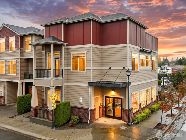 $710,000 | 4020 Northeast 3rd Place, Renton, WA 98056