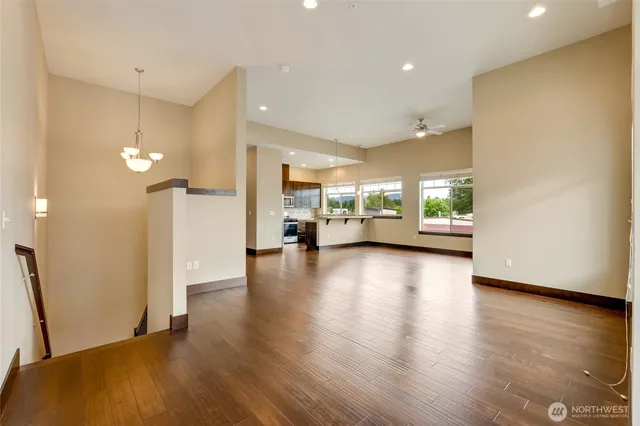 $710,000 | 4020 Northeast 3rd Place, Renton, WA 98056