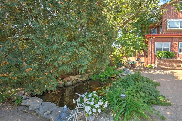 $859,000 | 10127 South Hoyne Avenue, Chicago, IL 60643