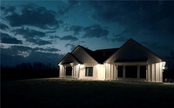 $525,000 | 3602 Southeast 228th Street, Lathrop, MO 64465