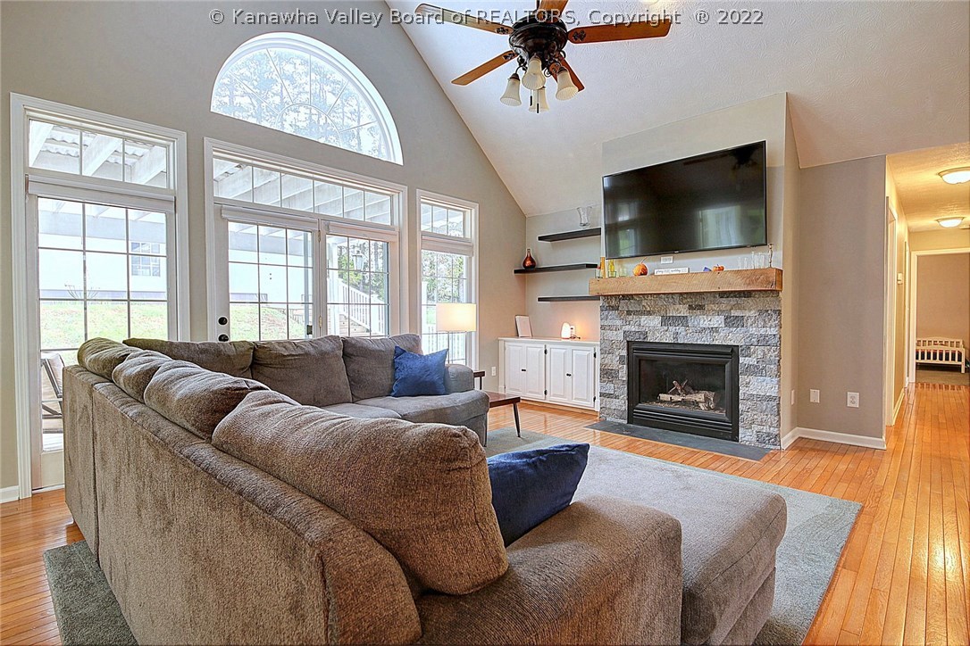 148 Peach Ridge Road Hurricane, WV 25526 - Photo 8 of 30 Gallery Image 8
