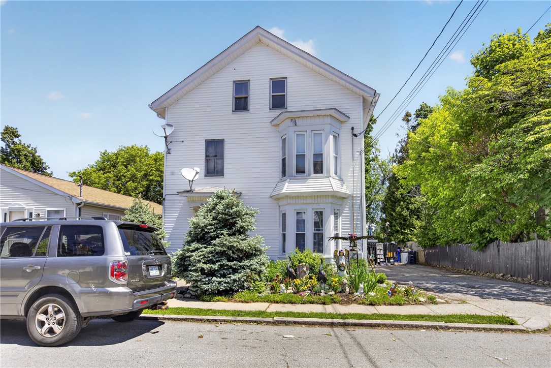 34 Appleton Avenue Pawtucket, RI 02860 - Photo 2 of 50