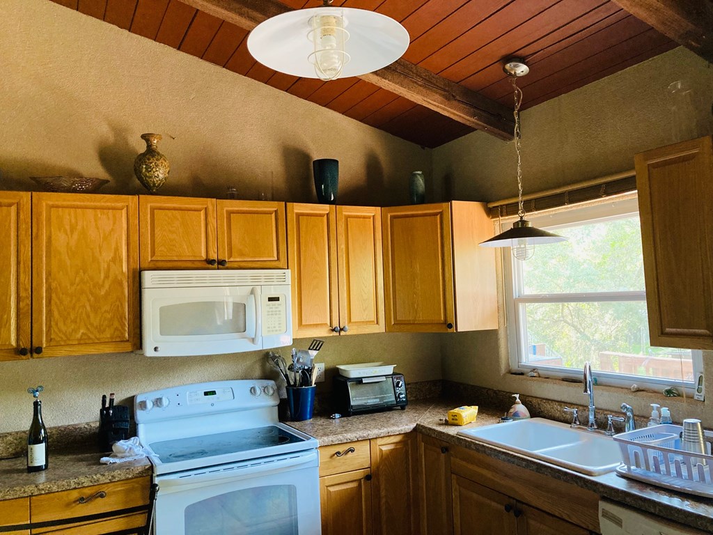139 Harbor Circle Alligator Point, FL 32346 - Photo 11 of 29