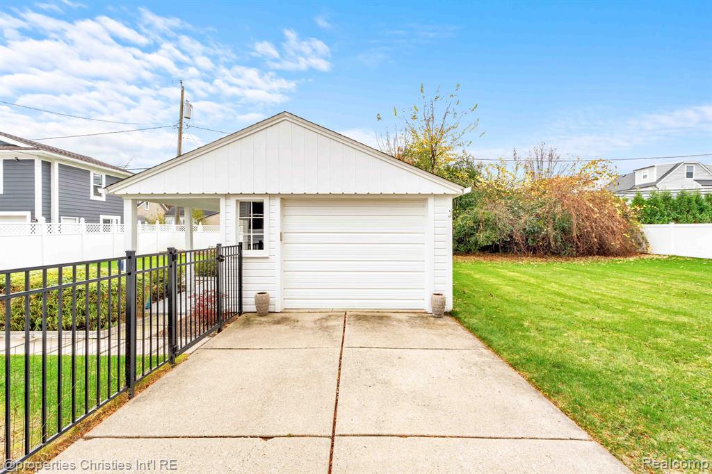 1748 Webster Street Birmingham, MI 48009 - Photo 26 of 32