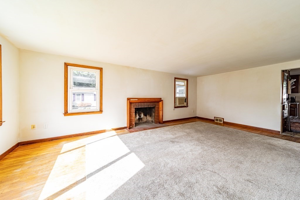 32 Overlea Drive Springfield, MA 01119 - Photo 7 of 39 Gallery Image 7