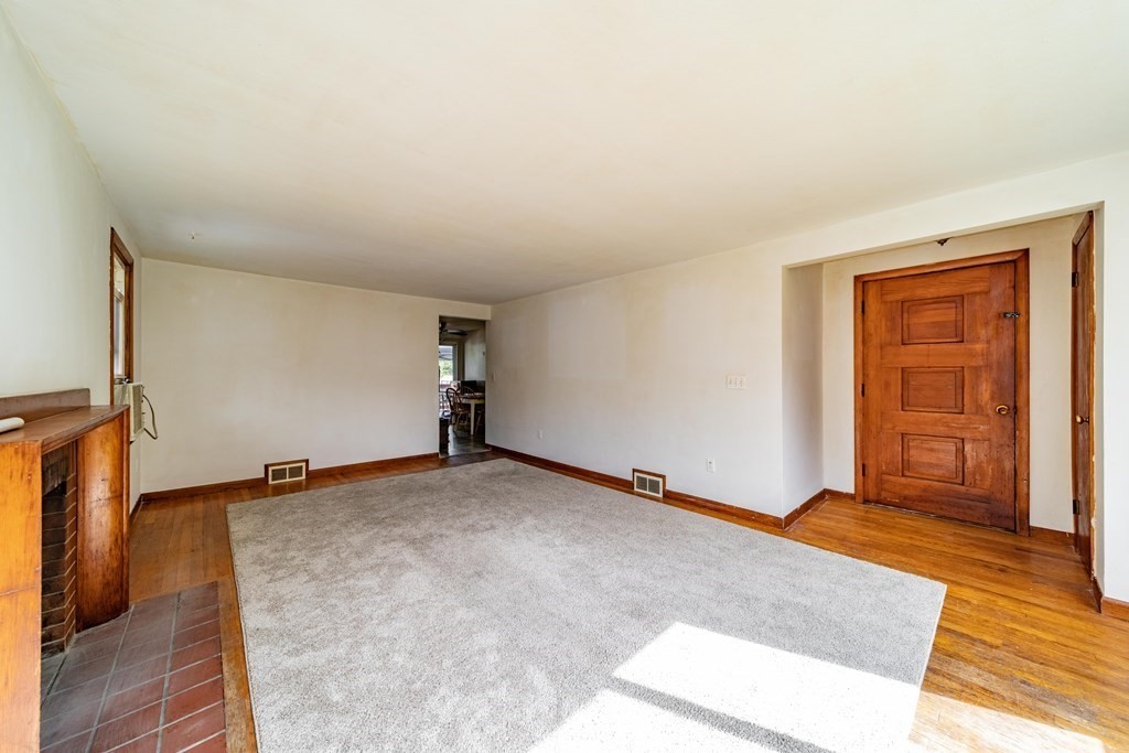 32 Overlea Drive Springfield, MA 01119 - Photo 8 of 39 Gallery Image 8