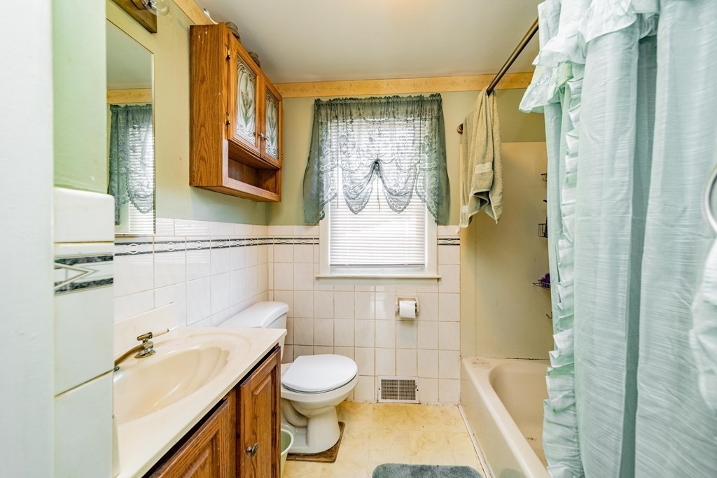 32 Overlea Drive Springfield, MA 01119 - Photo 9 of 39 Gallery Image 9