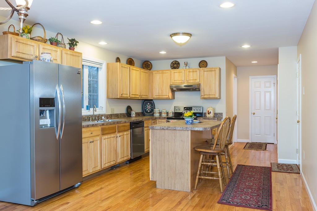 92 Upton Street Springfield, MA 01104 - Photo 8 of 29 Gallery Image 8