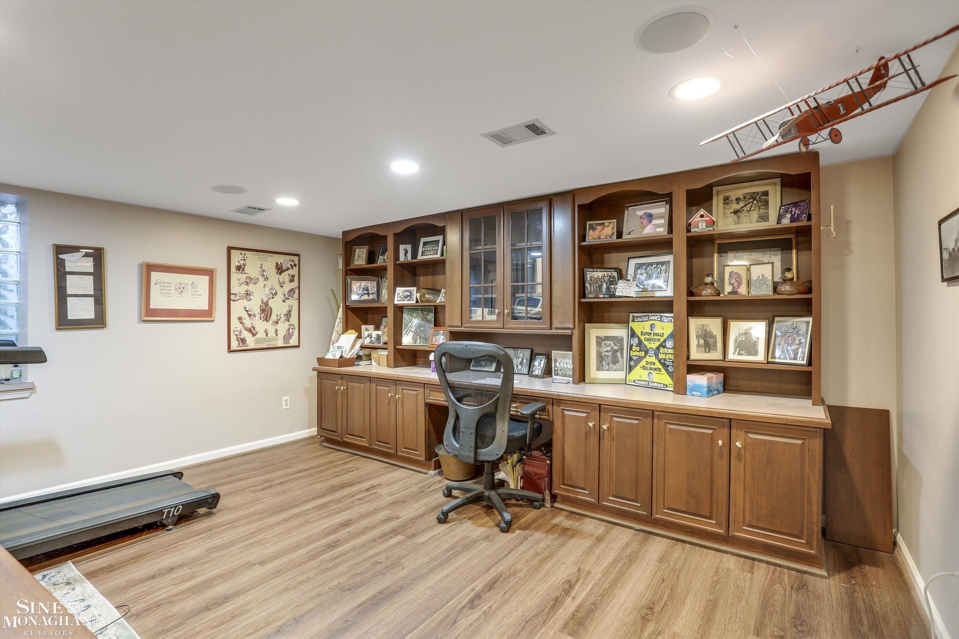 274 Lewiston Road Grosse Pointe Farms, MI 48236 - Photo 40 of 55