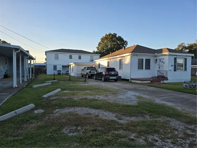 $825 | 638 Ave F, Unit D, Westwego, LA 70094
