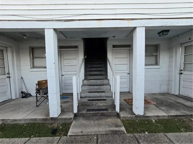 $825 | 638 Ave F, Unit D, Westwego, LA 70094