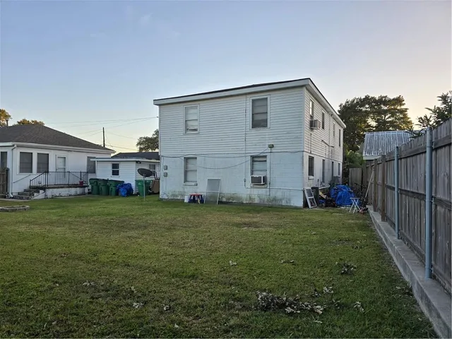 $825 | 638 Ave F, Unit D, Westwego, LA 70094