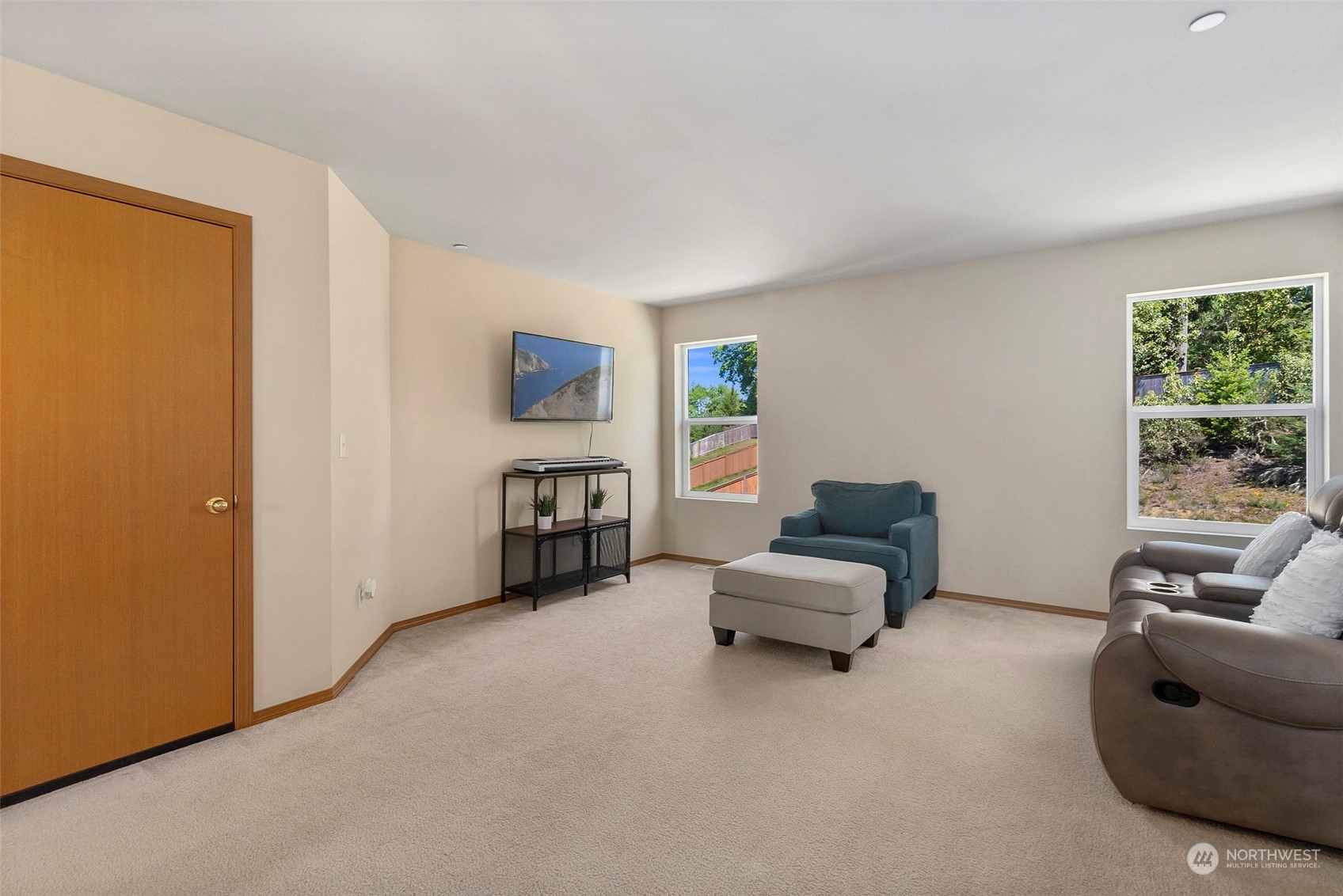1332 Foreman Road DuPont, WA 98327 - Photo 17 of 32 a bedroom with furniture and a couch