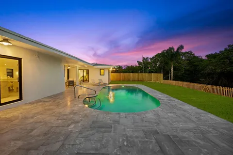 $1,995,000 | 2370 Northeast 195th Street, Miami, FL 33180