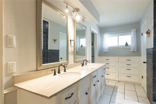 $2,850 | 13418 Paradise Valley Drive, Houston, TX 77069