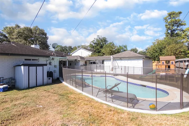 $2,850 | 13418 Paradise Valley Drive, Houston, TX 77069