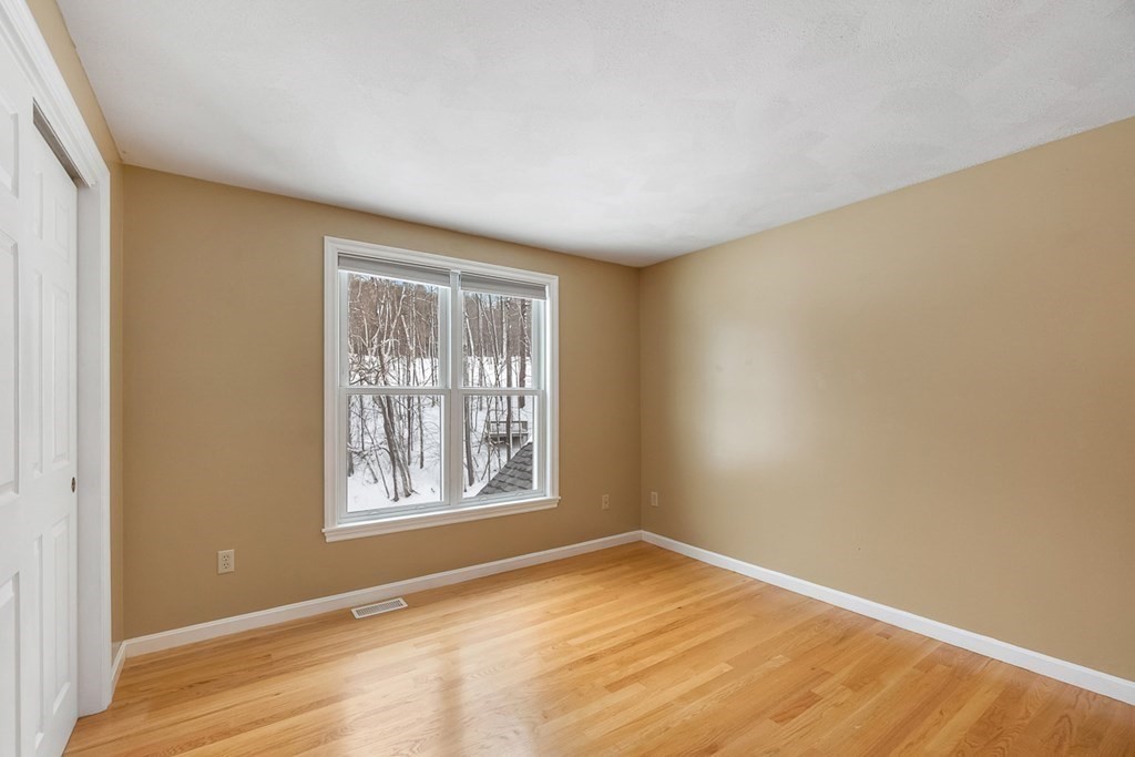 8 Ridge Road Pepperell, MA 01463 - Photo 21 of 36