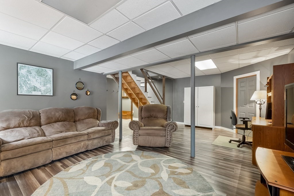 8 Ridge Road Pepperell, MA 01463 - Photo 29 of 36