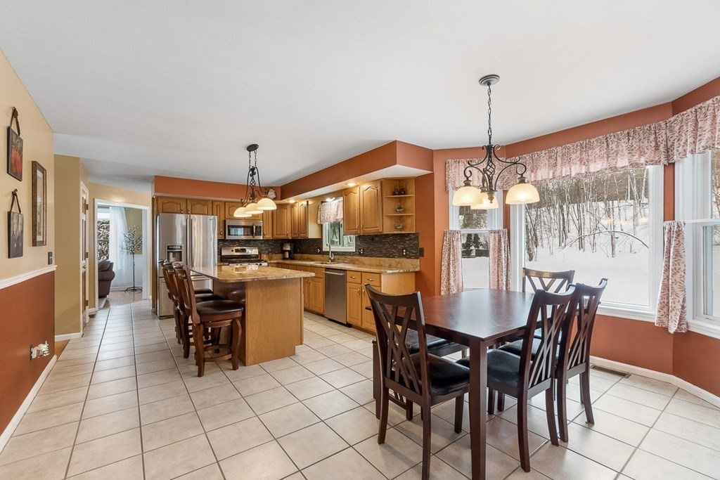 8 Ridge Road Pepperell, MA 01463 - Photo 7 of 36