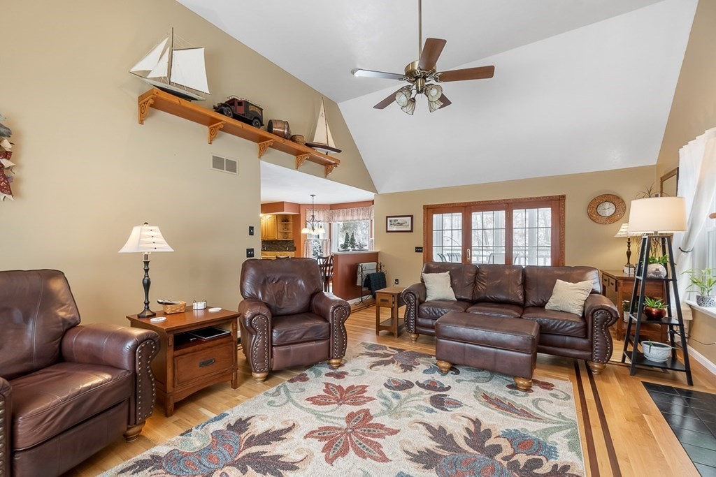 8 Ridge Road Pepperell, MA 01463 - Photo 10 of 36