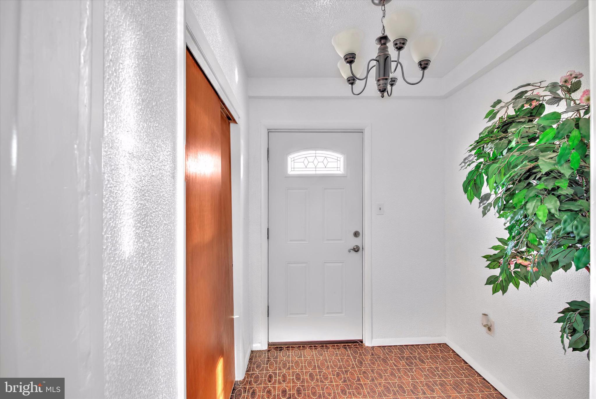 340 North Forklanding Road Maple Shade, NJ 08052 - Photo 3 of 28 Gallery Image 3