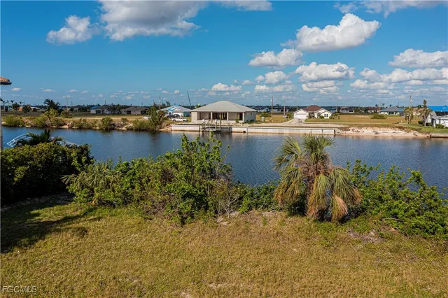 $242,500 | 4229 Northwest 33rd Street, Cape Coral, FL 33993