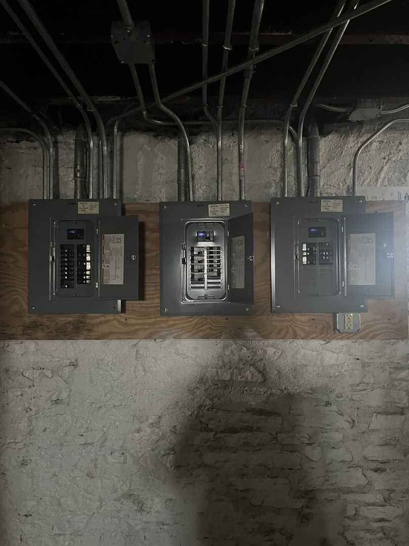 462 Ashland Avenue Elgin, IL 60123 - Photo 7 of 8