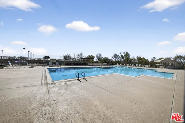 $565,000 | 13602 La Jolla Circle, Unit B, La Mirada, CA 90638