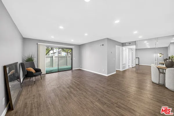 $565,000 | 13602 La Jolla Circle, Unit B, La Mirada, CA 90638