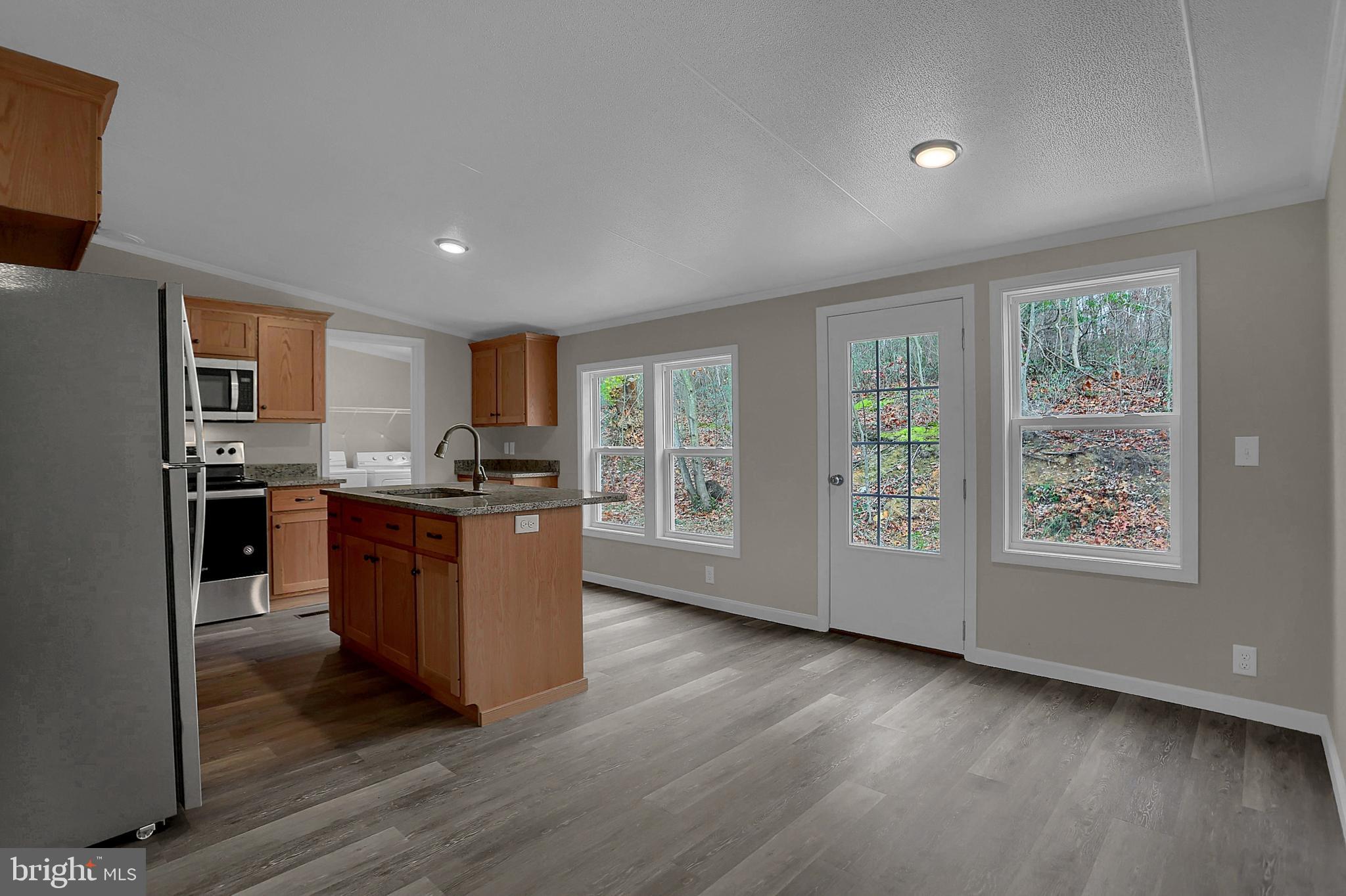 313 Walnut Dale Road Shippensburg, PA 17257 - Photo 28 of 48 Kitchen and Dining area