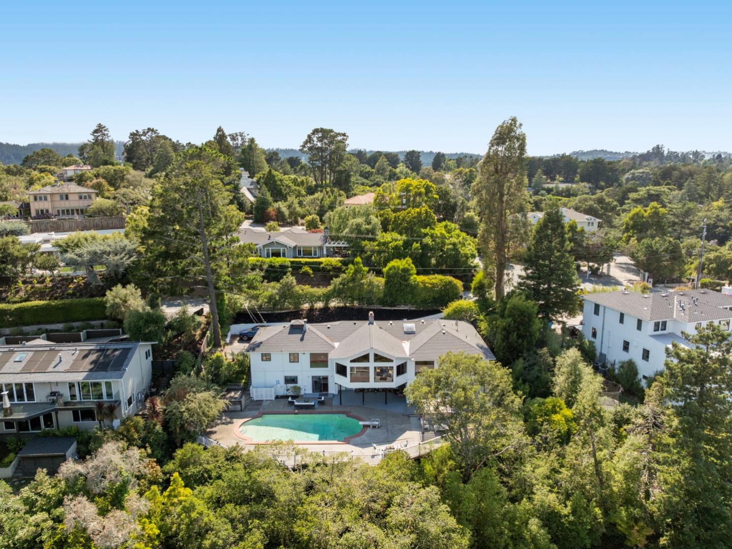 1407 Carlton Road Hillsborough, CA 94010 - Photo 14 of 113