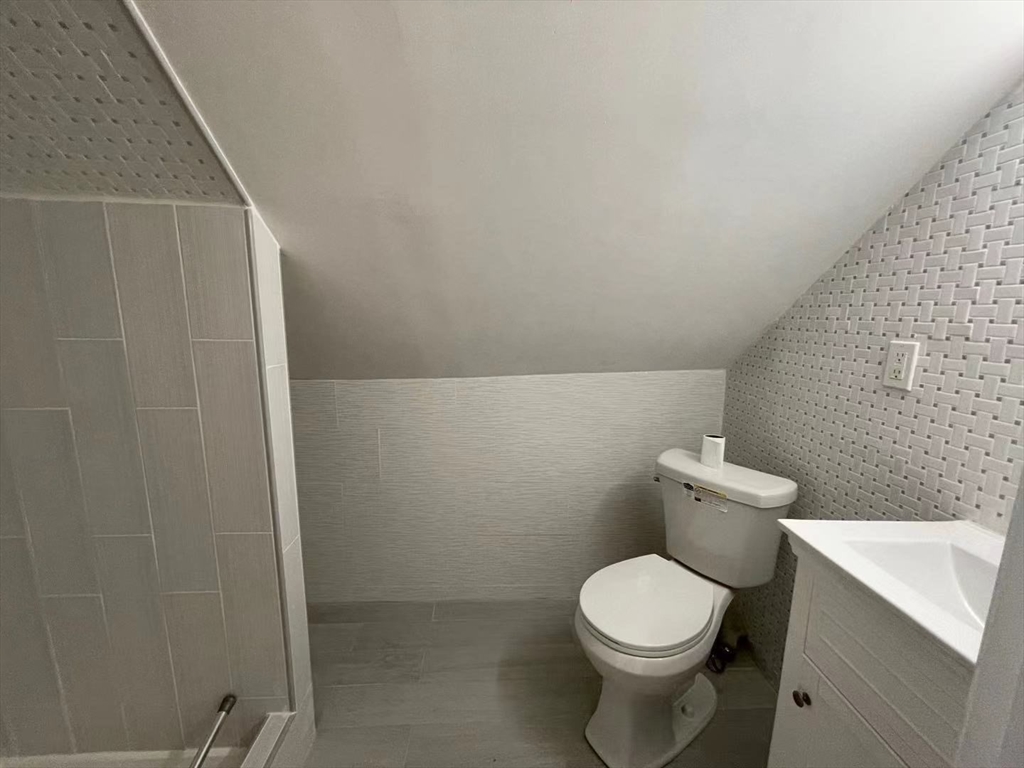 18 Billings Road, Unit 2 Quincy, MA 02171 - Photo 6 of 10