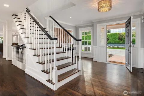$7,495,000 | 2242 79th Avenue Northeast, Medina, WA 98039