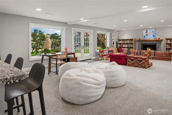 $7,495,000 | 2242 79th Avenue Northeast, Medina, WA 98039