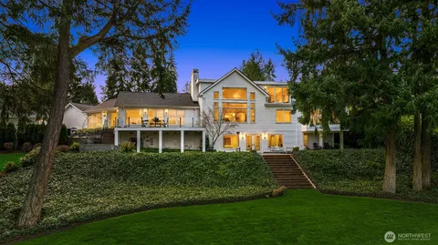 $7,495,000 | 2242 79th Avenue Northeast, Medina, WA 98039